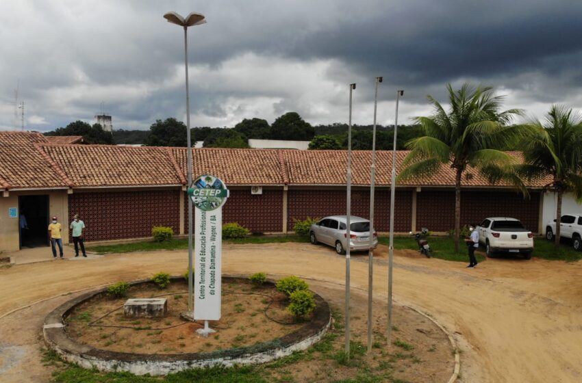 Rui autoriza obras de abastecimento de água, educação, infraestrutura e segurança em Wagner