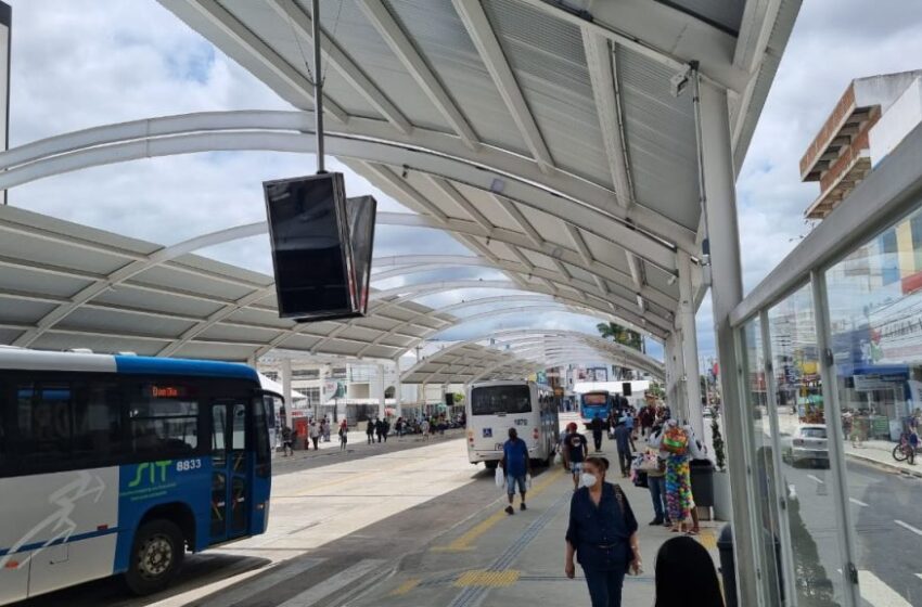 Prefeitura instala monitores que vão mostrar previsão de chegada e saída dos ônibus na Estação Herzem Gusmão
