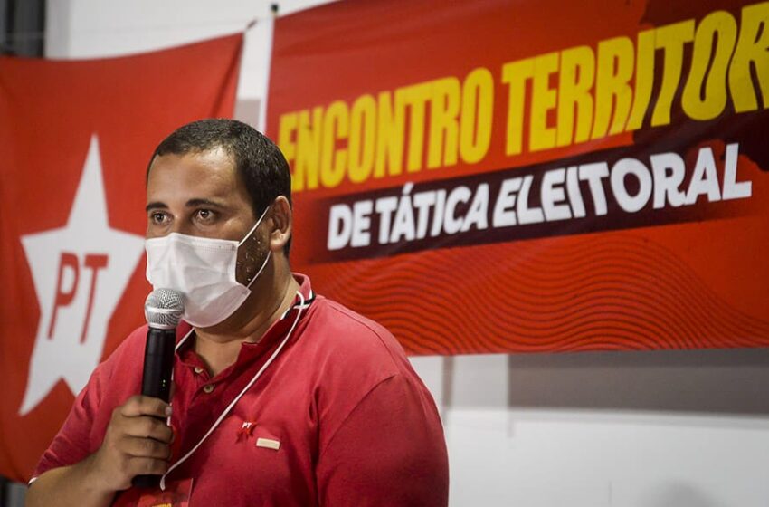 “Nós do PT Bahia seguimos oferecendo o nome de Jaques Wagner ao Governo”, afirma Éden Valadares