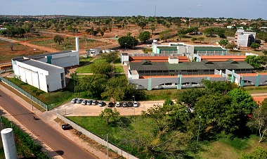  Única universidade criada por Bolsonaro enfrenta cortes e não abriu concursos após 2 anos