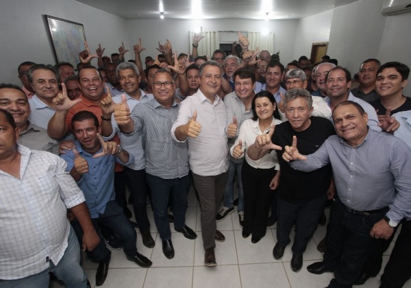  Jerônimo recebe apoio de prefeitos do PP, PSDB e PL no oeste baiano