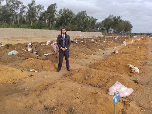  Vereador Xandó denuncia situação do novo Cemitério Municipal de Conquista: “O povo está sendo enterrado no lixo”
