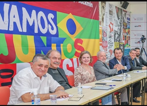  Líderes do MDB em 11 estados selam acordo para apoiar Lula no 1º turno