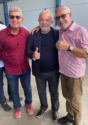  Após descanso na Bahia, Lula chega em São Paulo