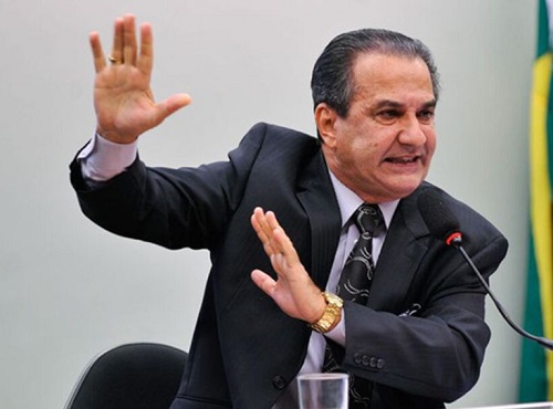  Bolsonaro ‘não é candidato a Deus’, diz Malafaia após PT mostrar que ele é contra armas