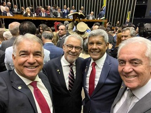 Posse de Lula: “O pesadelo acabou e o Brasil agora pode sonhar”, diz Waldenor Pereira