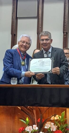 Democratização é enaltecida em entrega da Medalha 2 de Julho a Olival Freire Júnior