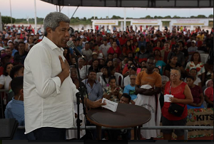 Governador reforça compromisso com a educação durante entrega de colégio estadual em Carinhanha