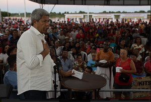  Governador reforça compromisso com a educação durante entrega de colégio estadual em Carinhanha