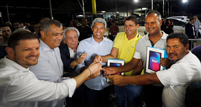  Em apoio à agricultura familiar, Governo do Estado entrega kits produtivos para 15 municípios da região de Vitória da Conquista