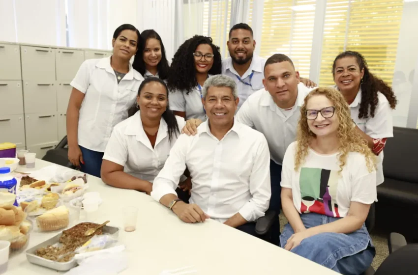 Servidores estaduais da Bahia tiveram perda salarial de 35% nos últimos oito anos, diz jornal