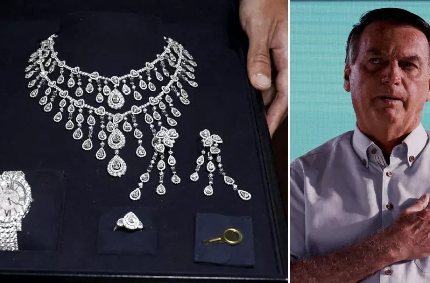 Apontado como chefe da quadrilha de venda de joias, Bolsonaro diz que “não tinha ingerência” sobre os presentes
