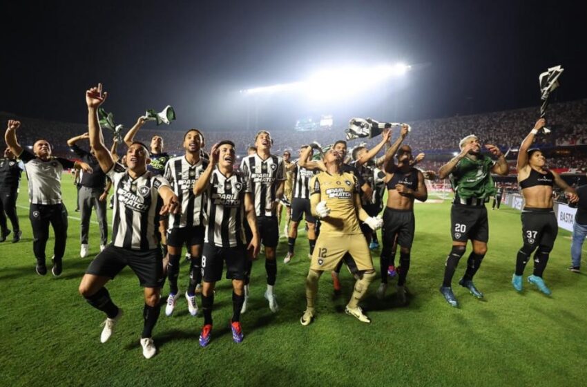 Botafogo vence o São Paulo e volta às semi- finais da Libertadores depois de 51 anos