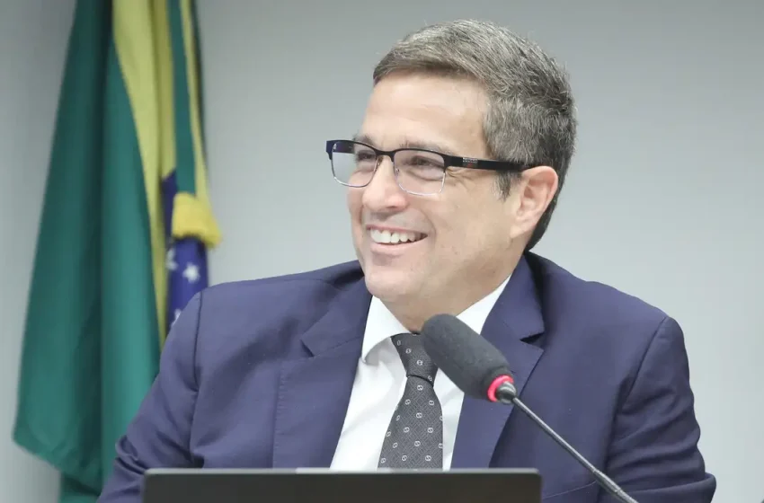 Desemprego baixo preocupa Campos Neto