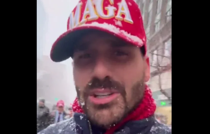  Barrado na posse de Trump, Eduardo Bolsonaro dá justificativa bizarra: “Inviável”