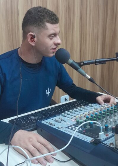  Juninho Novaes é eleito Melhor Locutor de Rádio em Barra do Choça com 42,51% dos votos