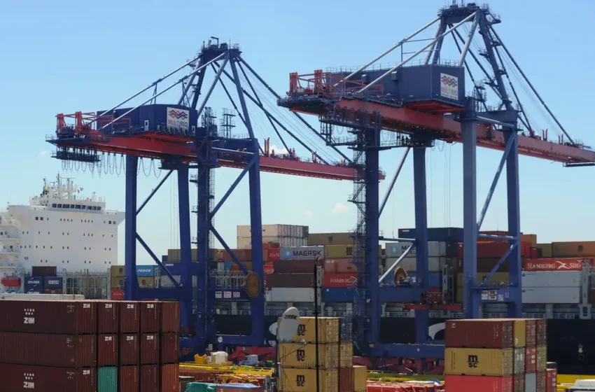  Portos brasileiros batem recorde histórico com 532 milhões de toneladas movimentadas em 2025