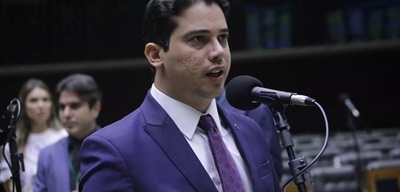  Gilmar Mendes autoriza acesso a celulares do deputado Júnior Mano, alvo de operação da PF
