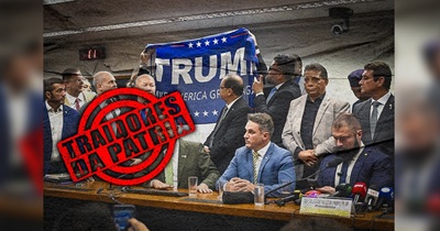Traidores da Pátria: bolsonaristas erguem bandeira de Trump na Câmara dos Deputados