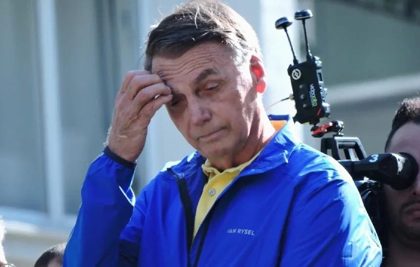 Bolsonaro é abandonado por quem mais o venerou, bem no dia do 1° voto por condenação