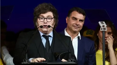  Amplamente rejeitado na Argentina, Milei discursa na convenção do PL em apoio a Flávio Bolsonaro