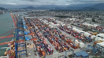  Superávit comercial do Brasil cresce 36,2% e chega a US$ 48,9 bilhões em 2026