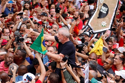  Datafolha: Lula sobe, Flávio cai e a eleição está 50% a 50%