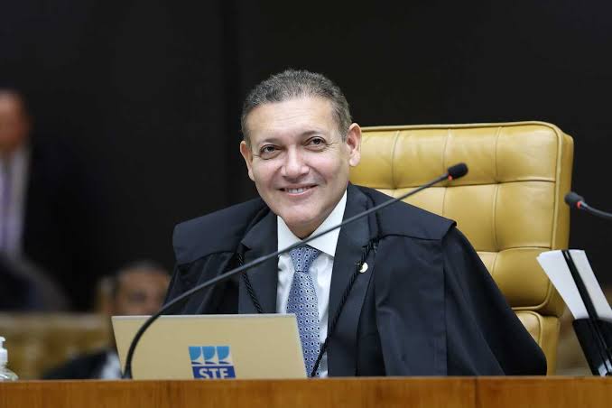  Após denúncia de Flávio, TSE não identifica notícias falsas em canal de Lula